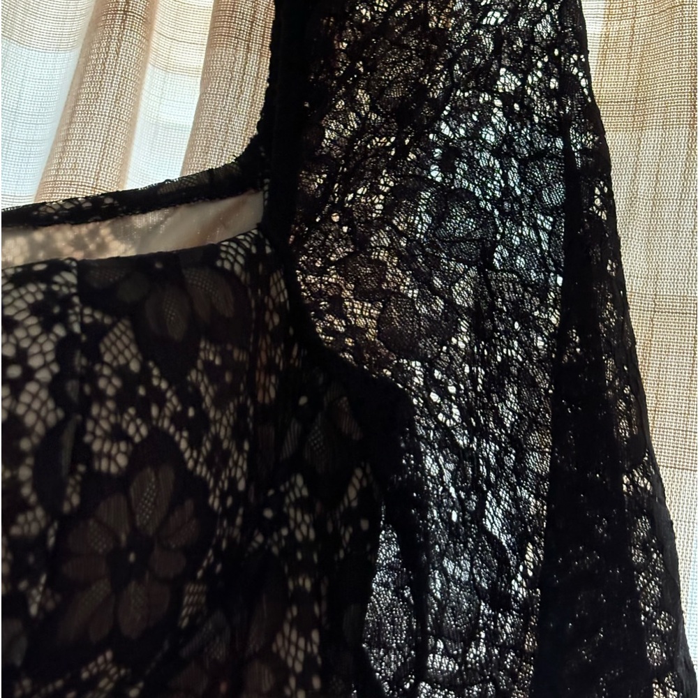 Formal dress lace top, bottom ankle fully lined never worn . Padded breast.